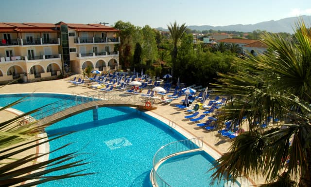 10.09 avion Bucuresti, Grecia - Zakynthos Laganas, Majestic Hotel & Spa 812 EURO, 7 nopti, All inclusive