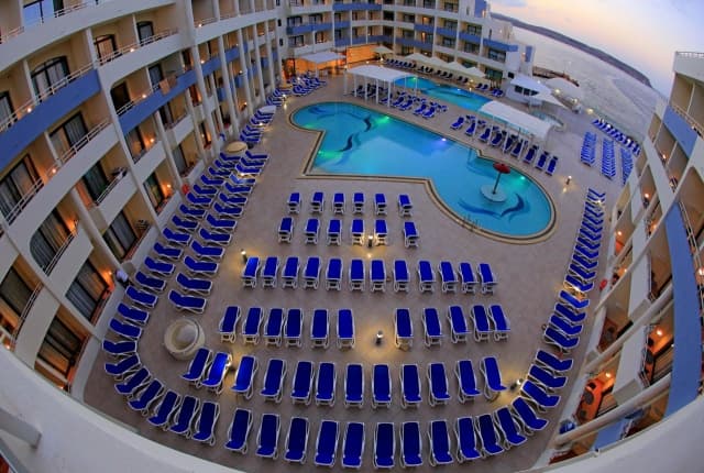 ULTRA LAST MINUTE REVELION 2027 MALTA 4**** RIVIERA RESORT SPA DEMIPENSIUNE ZBOR DIN OTOPENI TAXE INCLUSE