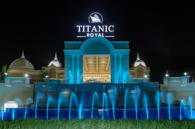 ULTIMELE LOCURI EGYPT 5***** ULTRA ALL INCLUSIVE TITANIC ROYAL ZBOR CHARTER DIN SIBIU CU TAXE INCLUSE
