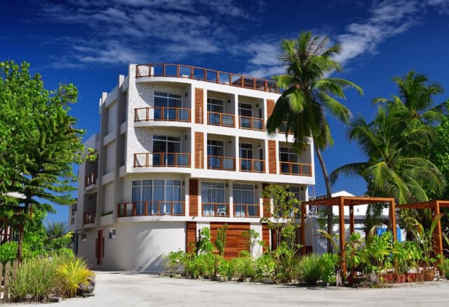 ULTIMELE LOCURI REVELION MALDIVE VELANA BEACH 4**** ZBOR DIRECT DIN OTOPENI CU TAXE INCLUSE