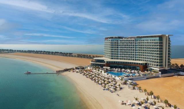 ULTRA LAST MINUTE CRACIUN PE PLAJA IN EMIRATE 4**** HAMPTON 7 NOPTI ALL INCLUSIVE ZBOR DIN CLUJ NAPOCA/OTOPENI CU TAXE INCLUSE