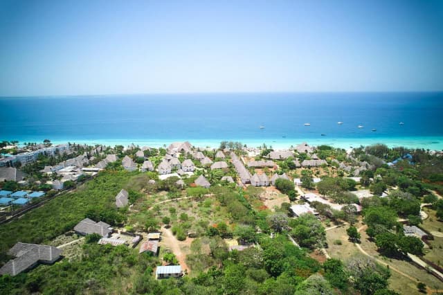 ULTRA LAST MINUTE DE CRACIUN PE PLAJA IN ZANZIBAR 7 NOPTI MALIKA ZBOR DIRECT DIN OTOPENI CU TAXE INCLUSE