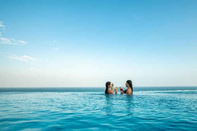 ULTRA LAST MINUTE PE PLAJA IN MALDIVE LA 4**** TRITON BEACH ZBOR DIRECT DIN OTOPENI CU TAXE INCLUSE