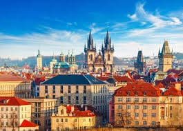 PRAGA, ORASUL CELOR 100 DE TURNURI, AVION DIN BUCURESTI, LA HOTEL DE 3*, LA TARIFUL DE 544 EURO/PERSOANA, MIC DEJUN!