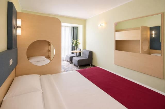 SUPER OFERTA HOTEL ZENITH 4* MAMAIA, 5 NOPTI CAZARE ALL INCLUSIVE
