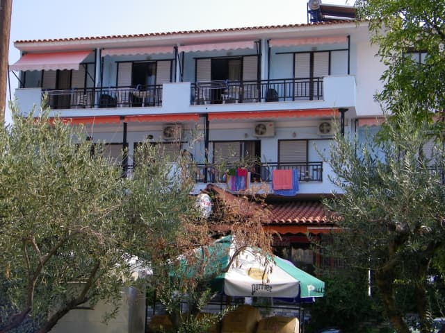 21.08 Autocar din Bucuresti, Grecia, Halkidiki, Sithonia Sarti Avra Studio  219 euro/pers/7 nopti, fara masa