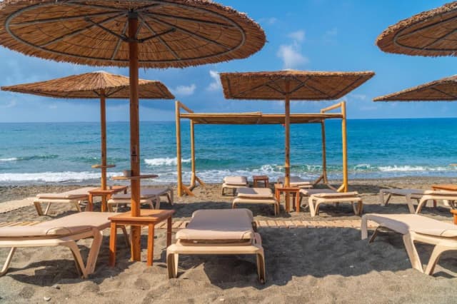 ULTRA LAST MINUTE INSULA CRETA 4**** DEMIPENSIUNE TYLISSOS BEACH ZBOR CHARTER CU TAXE INCLUSE