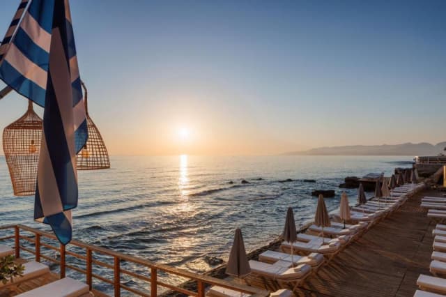 ULTRA LAST MINUTE INSULA CRETA PALMERA BEACH 4**** ZBOR CHARTERI CU TAXE INCLUSE