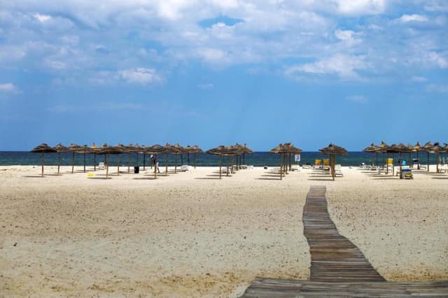 Sejur in Tunisia: 550 euro cazare 7 nopti cu All inclusive+ transport avion+ toate taxele
