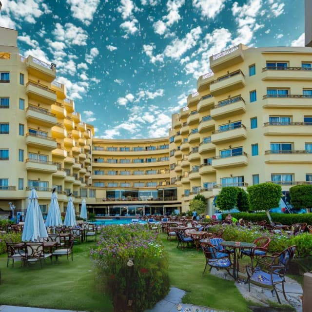 ULTIMELE LOCURI HURGHADA, AVION DIN TIMISOARA, LA HOTEL MAGIC BEACH BY AMARINA 4*, LA TARIFUL DE 564 EURO/PERSOANA, AI!