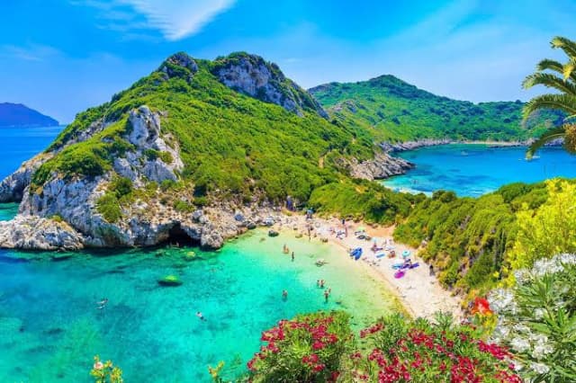 Ultimele locuri!!!Sejur la plaja in Corfu la doar 1046 euro,avion din Bucuresti!!! SANDY BEACH RESORT 5*