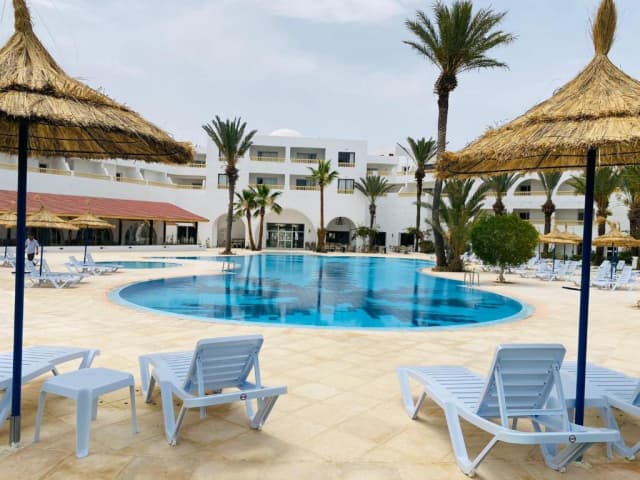 Sejur in Tunisia: 500 euro cazare 7 nopti cu All inclusive+ transport avion+ toate taxele