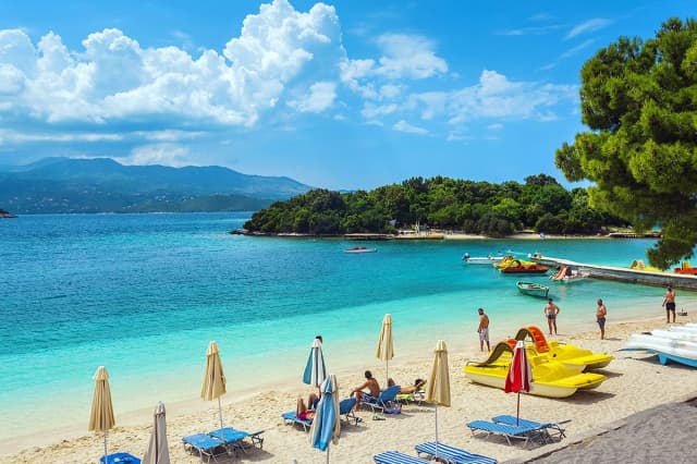 SUPER LAST MINUTE - Litoral Albania - plecare din Bucuresti ☀️😎