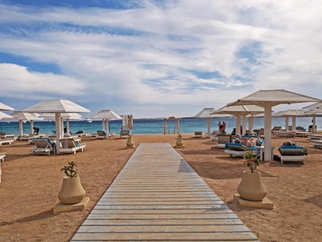 ULTRA LAST MINUTE HURGHADA – VACANȚA TA PERFECTĂ ÎNCEPE AICI! ☀️🌊 ✈️ Zbor direct din ORADEA către Hurghada!