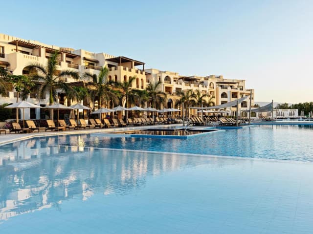 OMAN, AVION DIN BUCURESTI, LA HOTEL FANAR RESIDENCES 5*, LA TARIFUL DE 1385 EURO/PERS, ALL INCLUSIVE!