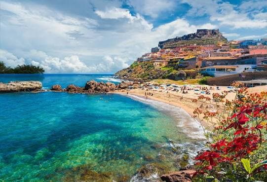 SARDINIA, SENIOR VOYAGE, AVION DIN BUCURESTI, LA HOTEL DE 4*, LA TARIFUL DE 690 EURO/PERSIOANA, DEMIPENSIUNE!