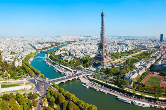 City break la Paris de la doar 390 euro/pers. Zbor low cost din Cluj!