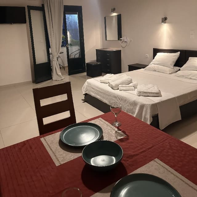 Last Minute LESBOS - plecare 12 septembrie - Chalkiotis Apartments Anaxos