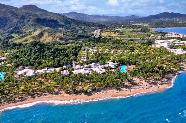19.11 Avion Bucuresti, Republica Dominicana,Playa Bachata 999 euro/ 7 nopti all inclusive, taxe aeroport si transfer incluse