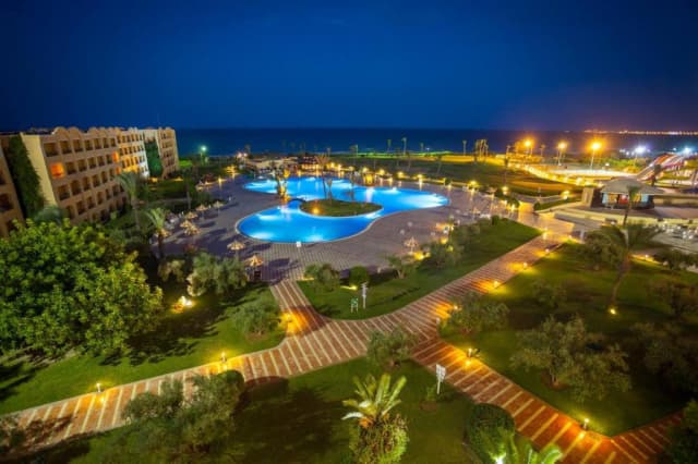 TUNISIA, AVION DIN BUCURESTI, LA HOTEL NOUR PALACE 5*, LA TARIFUL DE 636 EURO/PERS, ALL INCLUSIVE!