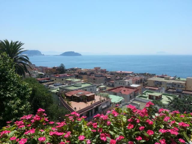 09.11 Circuit Coasta Amalfi 2026 , avion , 7 nopti, pret/ persoana =644Eur