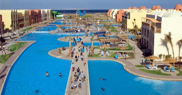HURGHADA, AVION DIN CLUJ-NAPOCA, LA HOTEL TITANIC BEACH 5*, LA TARIFUL DE 790 EURO/PERS, ULTRA ALL INCLUSIVE!