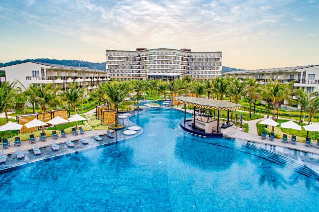 20.11 Avion Bucuresti, Vietnam, SOL MELIA 5* (PHU QUOC) 1620 euro/ 7 nopti mic dejun, taxe aeroport si transfer incluse
