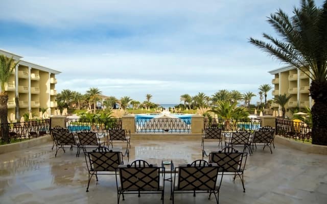 TUNISIA 620 EURO/PERS PLECARE 17.10 DIN BUCURESTI , AVION INCLUS - Royal Thalassa Monastir