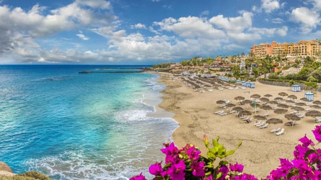 Vacanta de toamna la plaja in Tenerife la doar 1460 euro,avion din Bucuresti! CLEOPATRA PALACE 4*