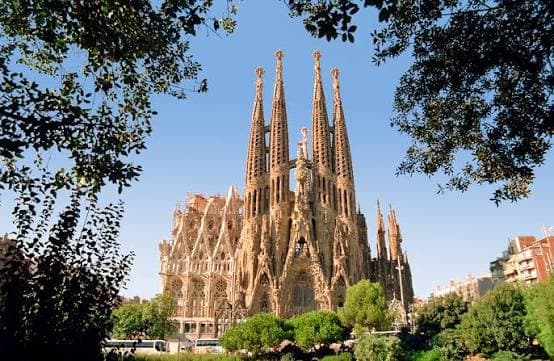 City break de toamna in Barcelona la doar 365 euro,avion din Bucuresti!!!Ultimele 2 locuri
