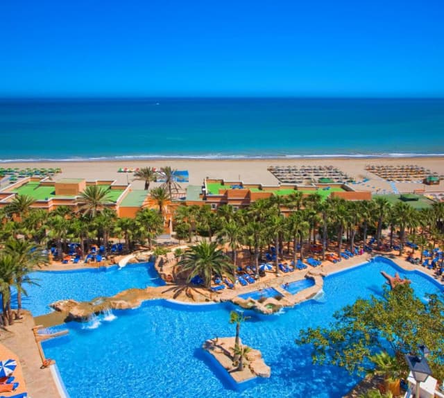 ULTRA LAST MINUTE MALAGA 7 NOPTI CAZARE CU DEMIPENSIUNE 4****PLAYACAPRICHO ZBOR DIN OTOPENI CU TAXE INCLUSE