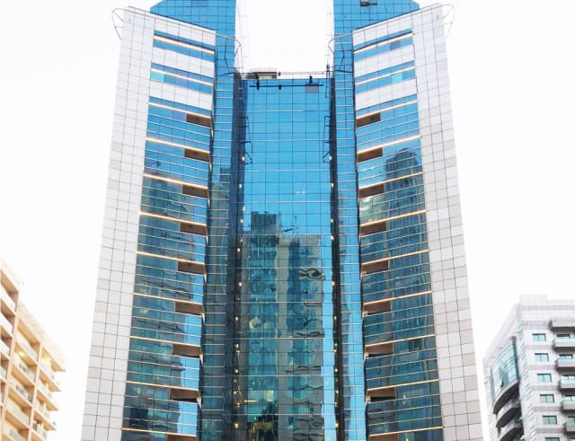 DUBAI 796 EUR/ PERS PLECARE 29.10 DIN BUCURESTI, AVION INCLUS - Golden Tulip Media Hotel 4*