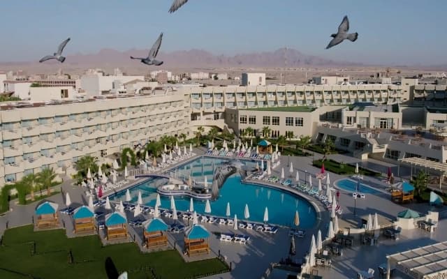 LAST MINUTE SEVEN SEAS JOLIE BAY 5* UAI 28 OCTOMBRIE DIN BUCURESTI 859 EURO/PERSOANA