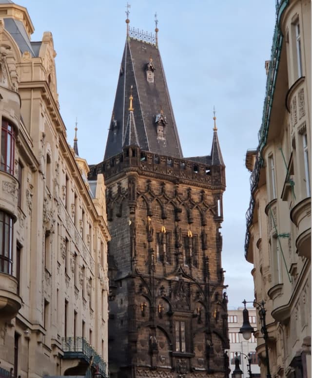 08.12 Autocar din Bucuresti Circuit Clasic Pietele de Craciun VIENA - PRAGA - DRESDA 6 zile 384 euro