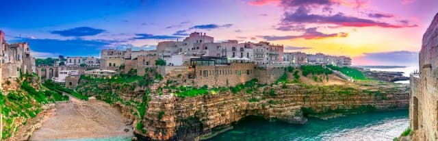City break la Bari de la doar 245 euro/pers. Zbor low cost din Arad!