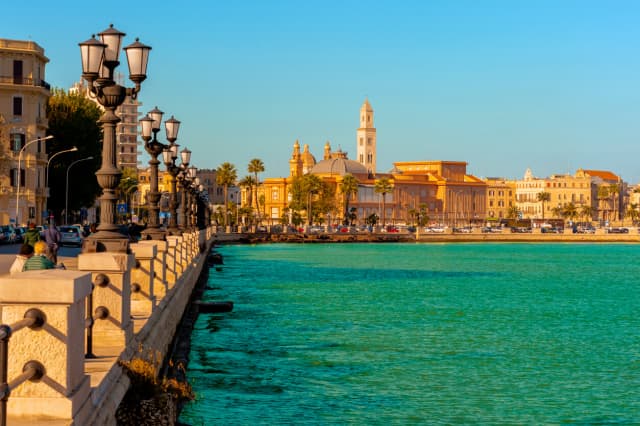 City break de Sf. Ion in Italia la Bari, tarife incepand de la 310 euro/pers, zbor low cost din Bucuresti