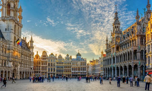 City break de Sf Ion la Bruxelles de la 350 euro/pers, zbor low din Bucuresti