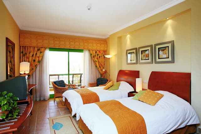 Sejur in Hurghada: 725 euro cazare 7 nopti cu All inclusive+ transport avion+ toate taxele