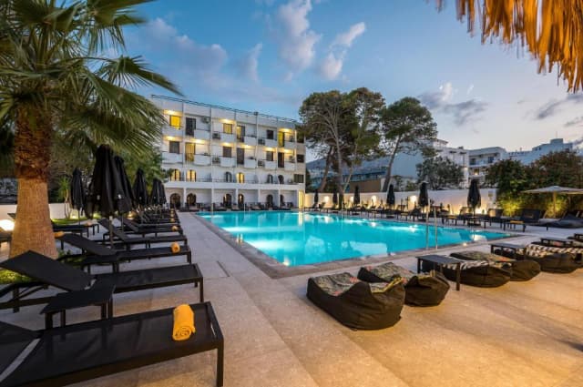 ULTIMELE LOCURI CRETA, AVION DIN BUCURESTI, LA HOTEL HERONISSOS 4*, LA TARIFUL DE 529 EURO/PERSOANA, ALL INCLUSIVE!