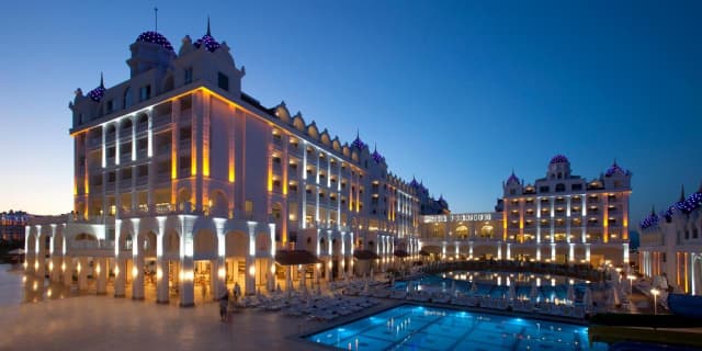 VACANTA COPIILOR IN ANTALYA, AVION DIN BUCURESTI, LA HOTEL OZ SIDE PREMIUM 5*, LA TARIFUL DE 639 EUR0/PERSOANA, UAI!
