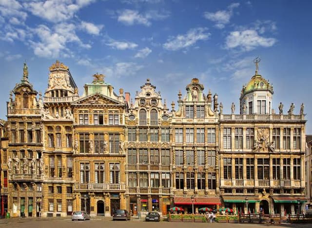 CITY BREAK IN BRUXELLES-PLECARE DIN CLUJ NAPOCA (CC)