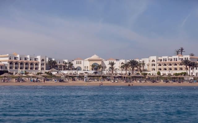 HURGHADA 745 euro/persoana plecare 28.10 din Bucuresti ,avion inclus - Old Palace Resort 5*