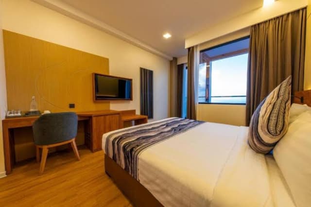 DEAL MALDIVE TRITON EXOTICA 4 * MIC DEJUN PRET 1299 EURO PLECARE IN 28.10.2026