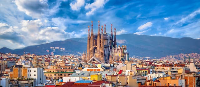 REVELION LA BARCELONA - CITY BREAK CU ZBOR DIN BUCURESTI📍🗺️