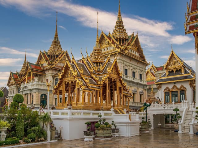 PETRECE SARBATORILE IN BANGKOK + PHUKET + KUALA LUMPUR, SEJUR 12 NOPTI, CU PLECARE DIN TIMISOARA(LP)