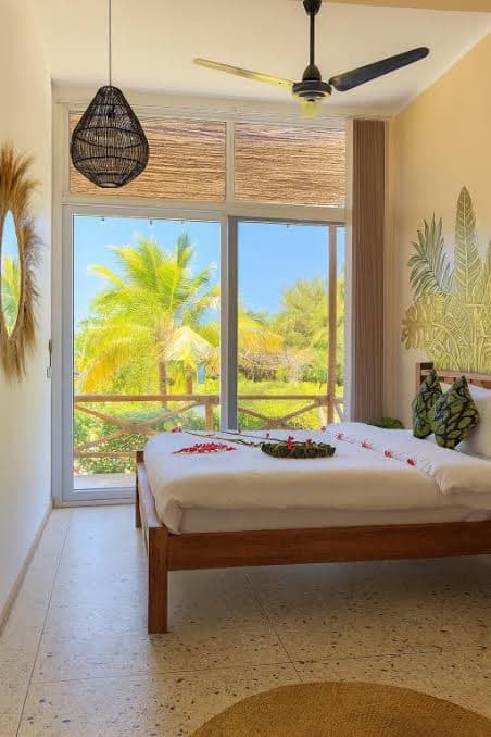 REVELION ZANZIBAR HOTEL THE ONE RESORT 4* ALL INCLUSIVE PRET 2397 EURO PLECARE IN 27.12.2026