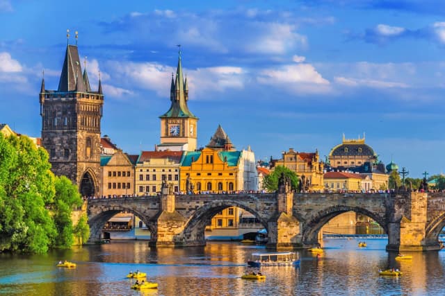 City break in Praga - zbor din Bucuresti 🌉🎻🥨