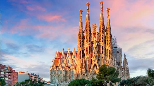 CITY BREAK ÎN BARCELONA DE REVELION! 4 NOPȚI CU PLECARE DIN TIMIȘOARA