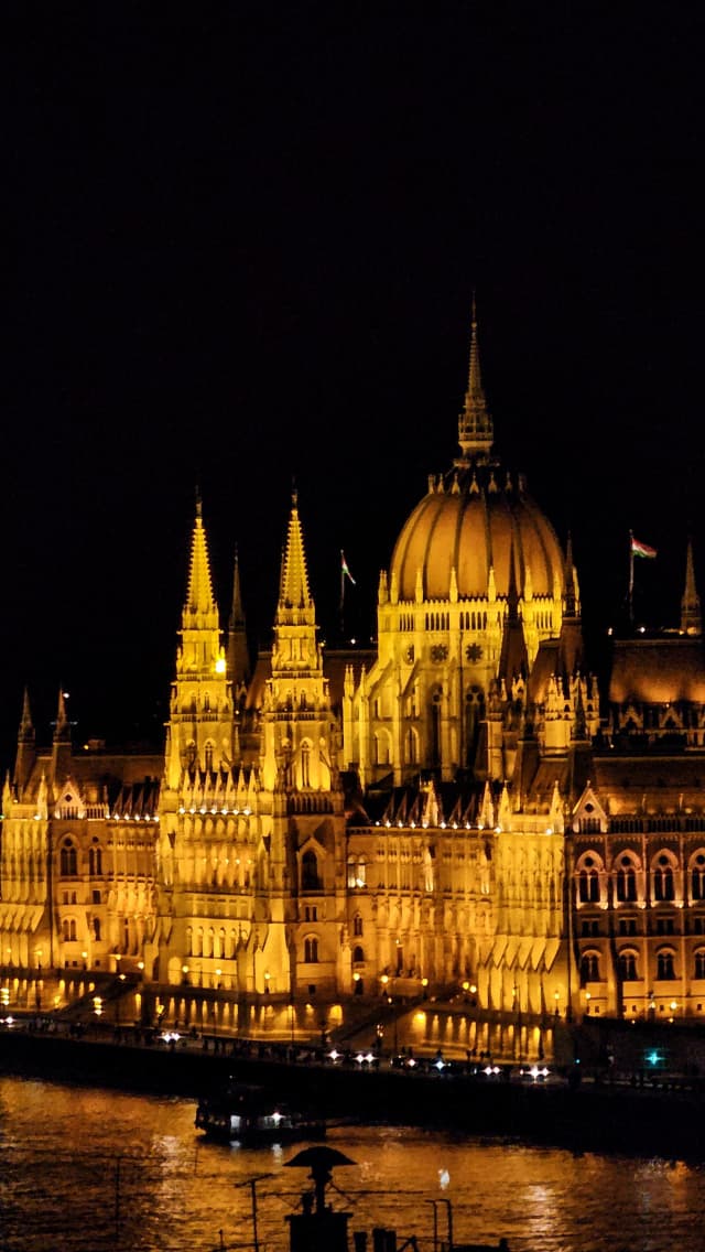 Revelion 2027 in Budapesta la doar 569 euro/5nopti,avion din Brasov!!!THE AQUINCUM 4*