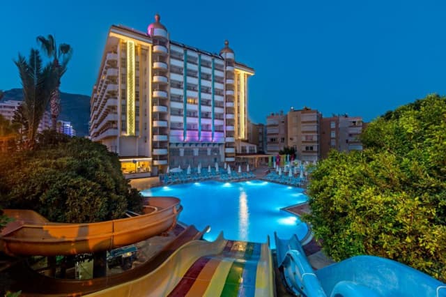 04.09 avion Bucuresti, Turcia - Antalya Alanya, Hotel Prestige Alanya (ex. Euphoria Comfort Beach) 694 EURO, 7 nopti, All inclusive